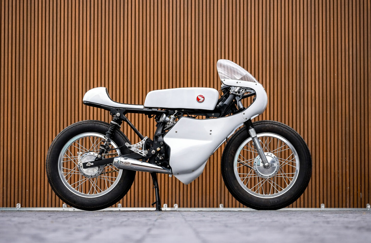 White Wing K Speed Honda Cb S Racer Return Of The Cafe Racers