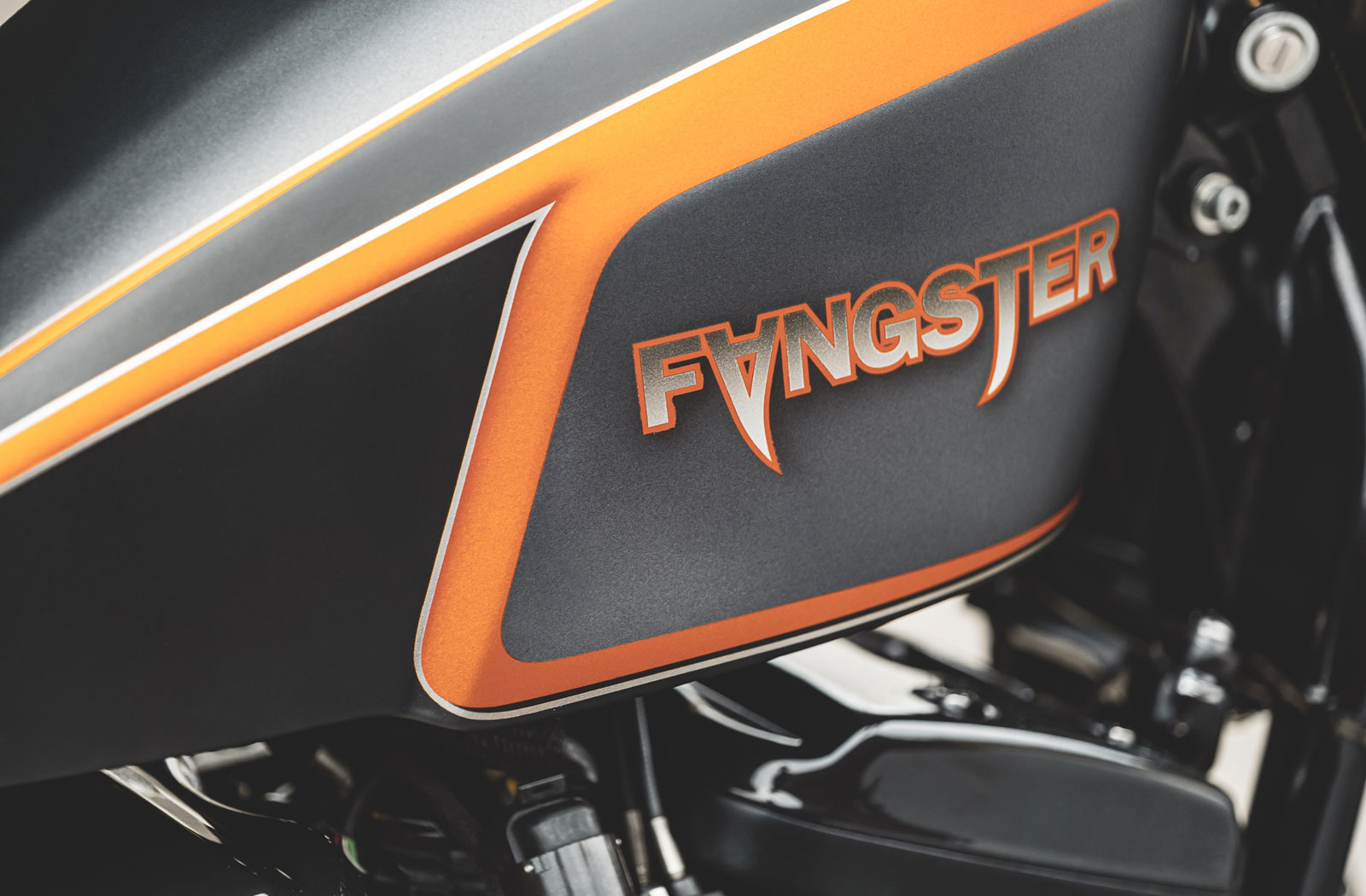 Dream Realised - Fangster H-D Sportster 1200 Tracker - Return of the Cafe  Racers