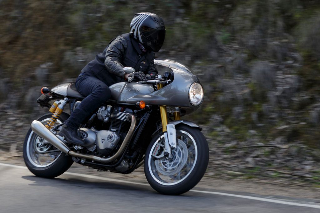 Triumph Thruxton R - Ride Review - Return of the Cafe Racers