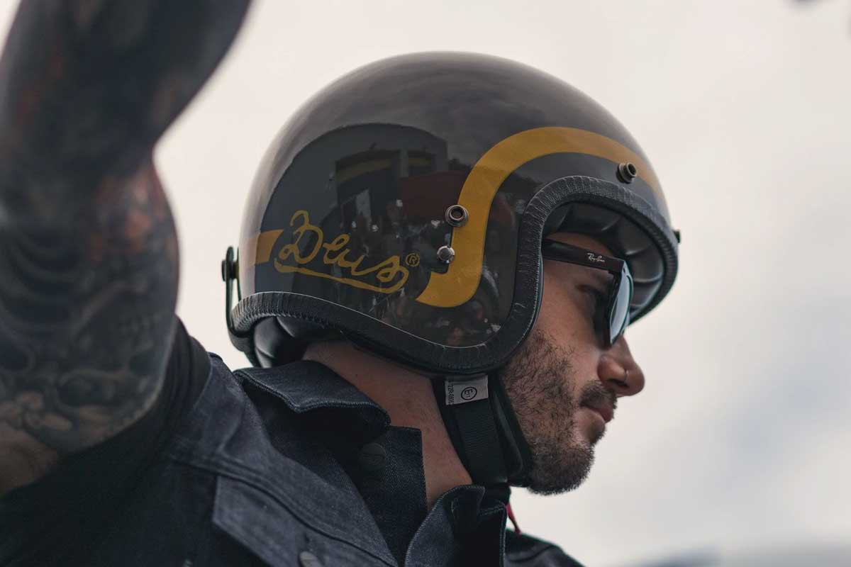 wang Moment zadel Riding Gear - Deus Ex Machina Helmets - Return of the Cafe Racers