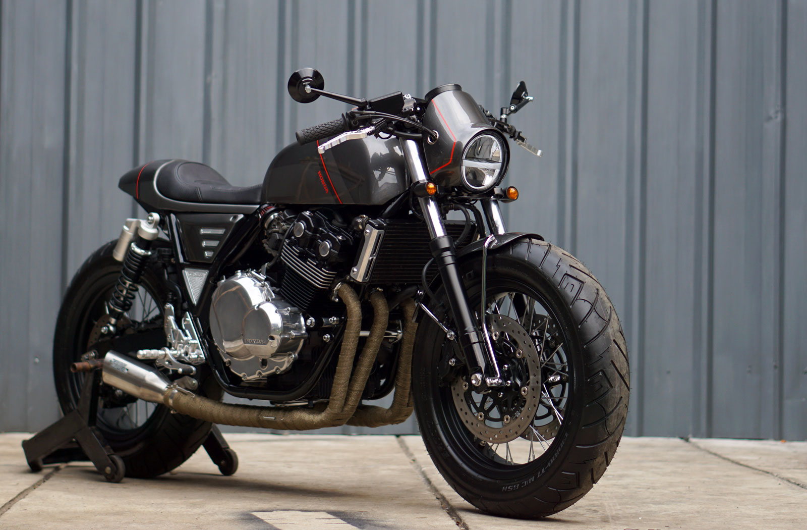 Honda cb400 cafe racer