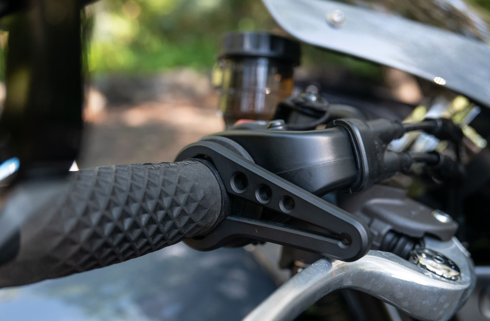 Motorcycle cruise control device
