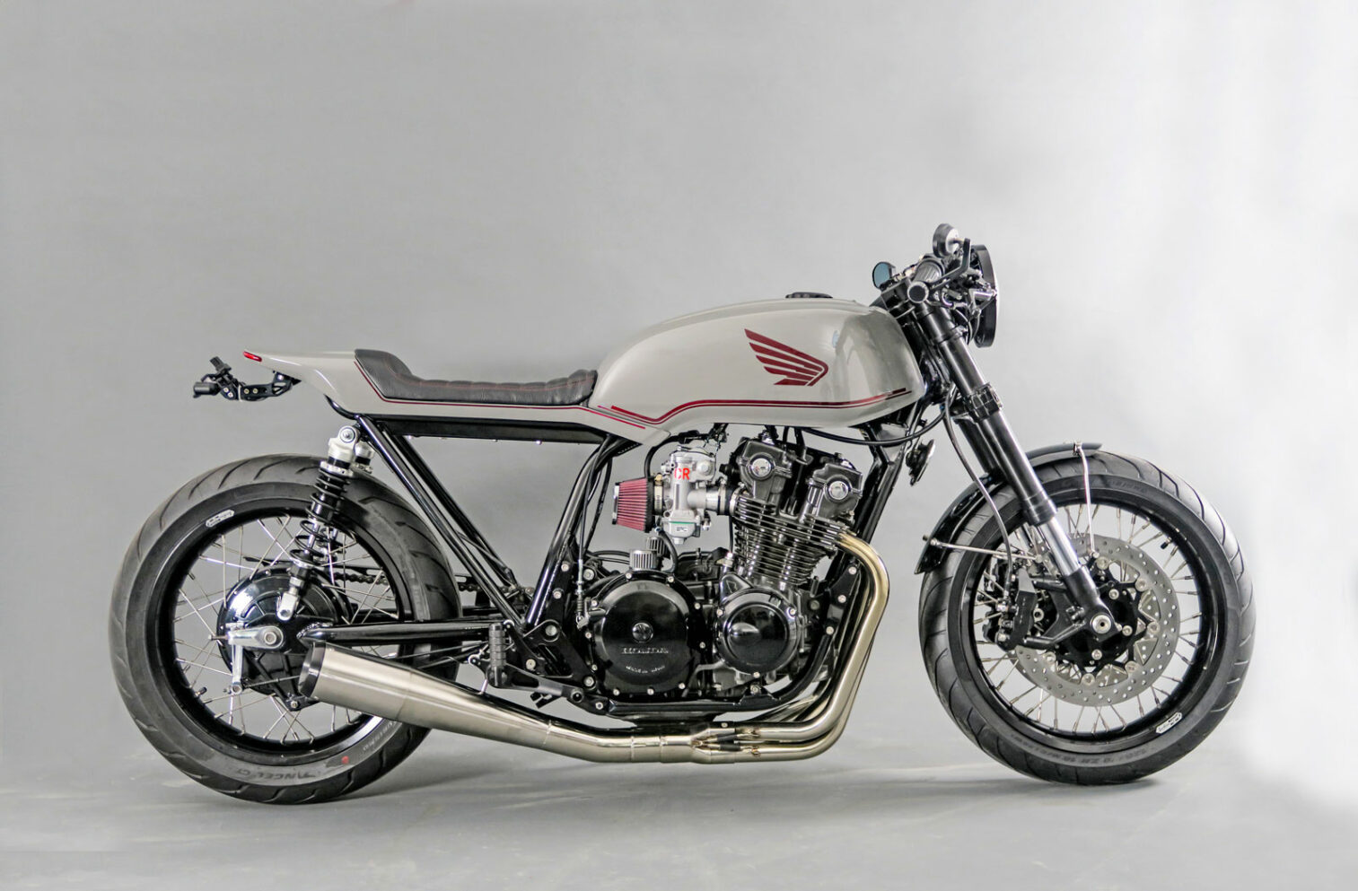 Microdose - Sylvain Carignan Honda CB750k - Return of the Cafe Racers