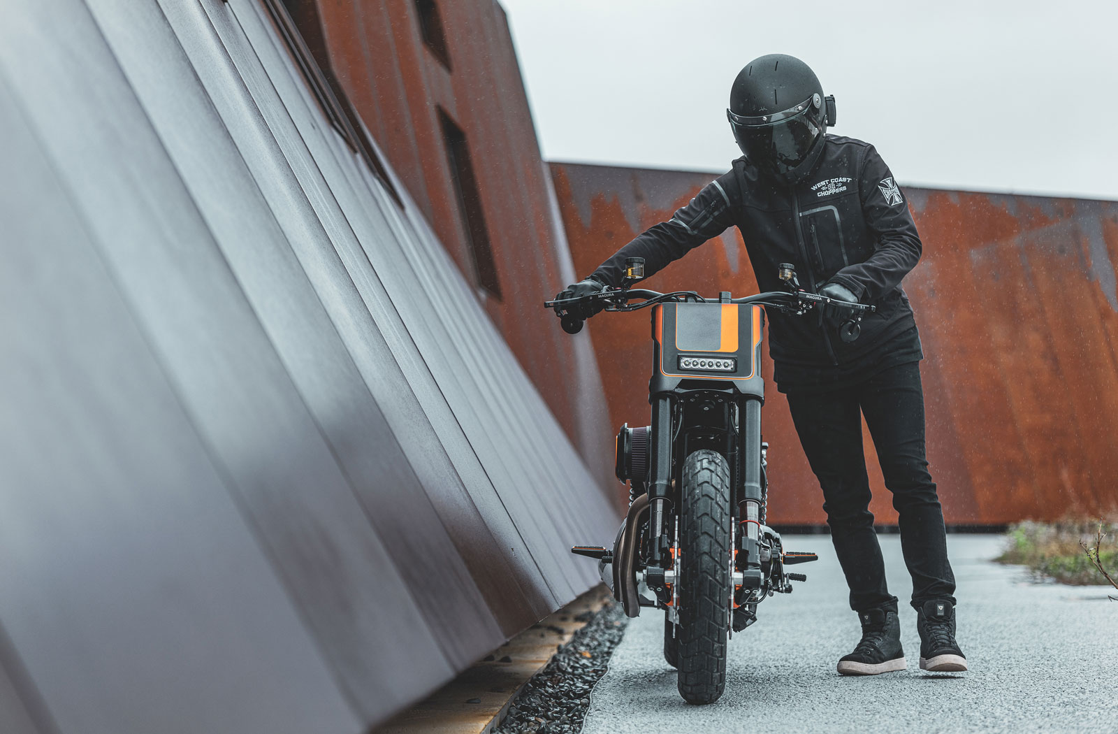 Dream Realised - Fangster H-D Sportster 1200 Tracker - Return of the Cafe  Racers