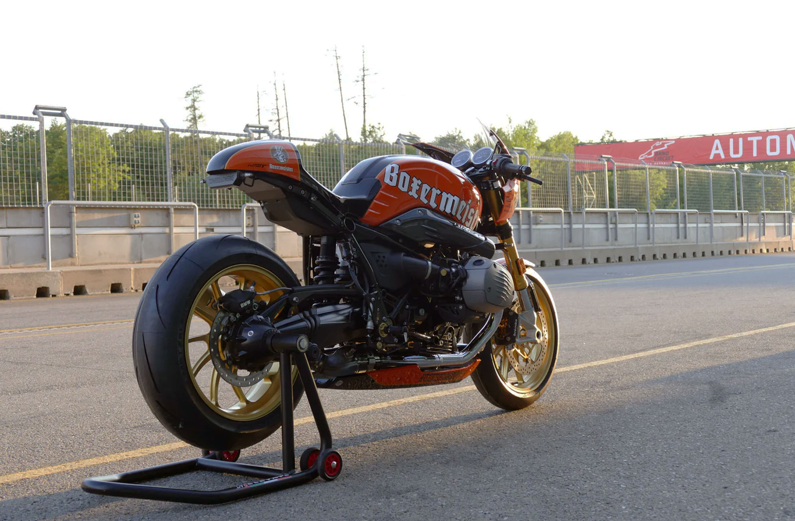 Boxermeister Custom Built BMW R9T